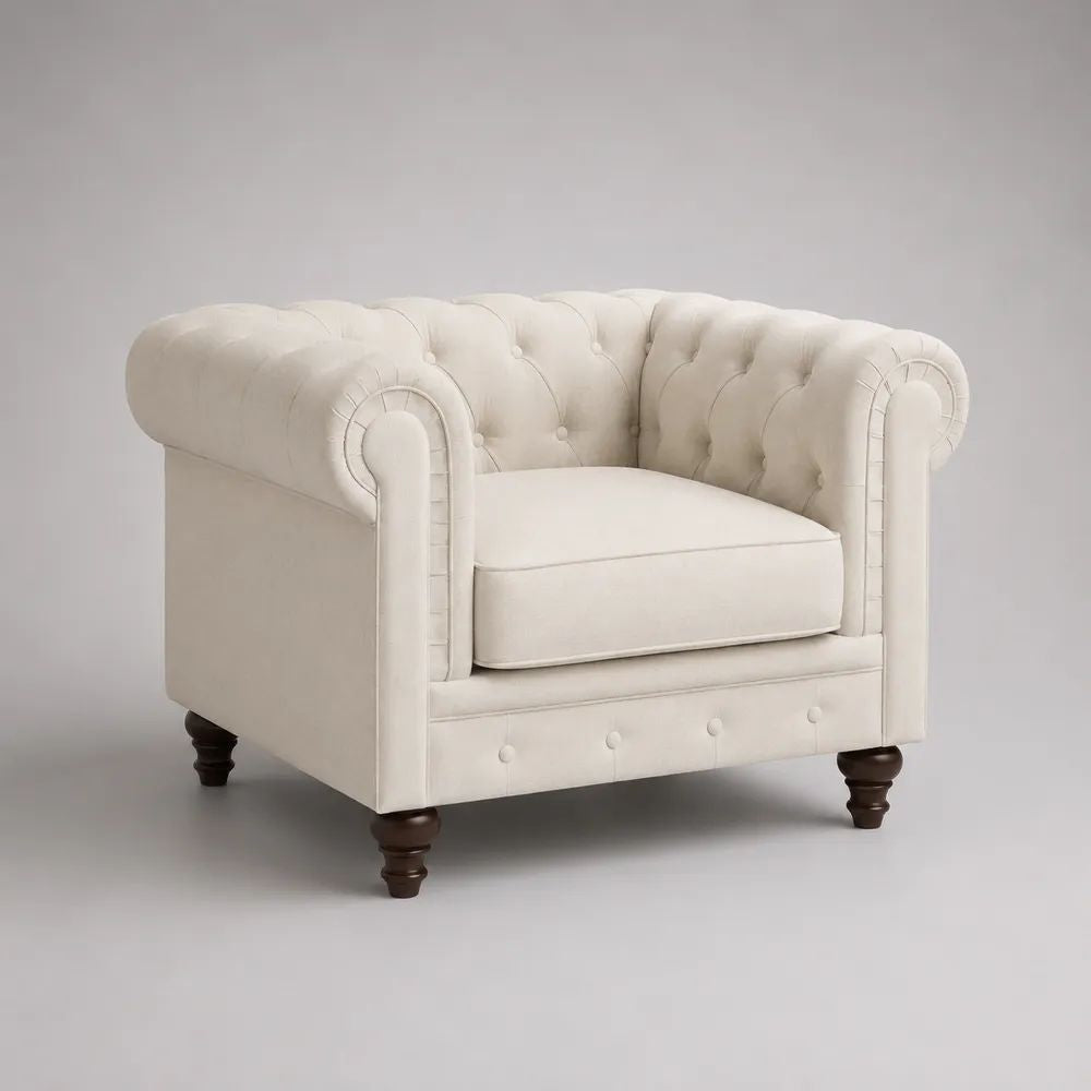 Poltrona Chesterfield monoposto in tessuto avorio con braccioli arrotondati e gambe in legno marrone scuro, 110 × 92 × 75 cm