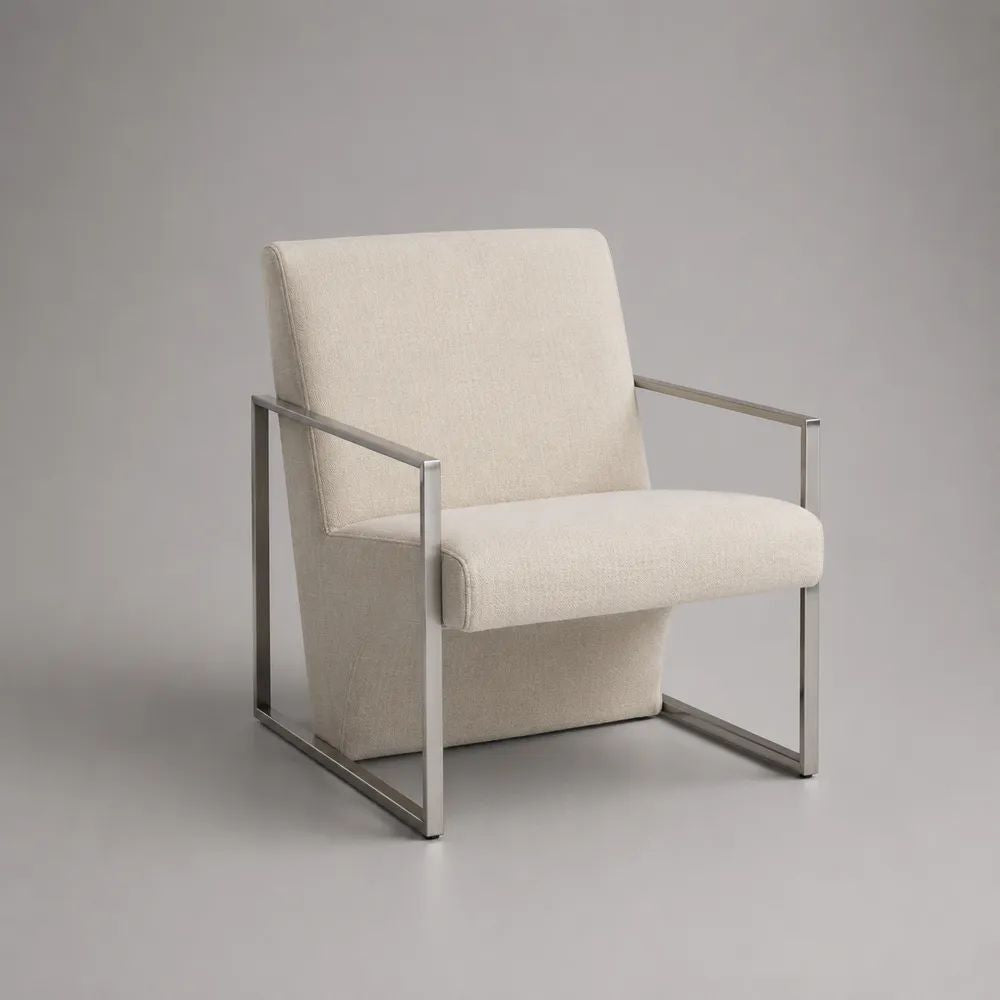 Poltrona lounge imbottita in poliestere e acciaio spazzolato, avorio/argento, 75 × 78 × 80 cm