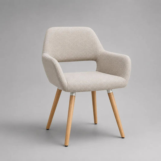 Sedia da pranzo con braccioli in tessuto bouclé e gambe in legno, beige e naturale, 58 x 60 x 82 cm